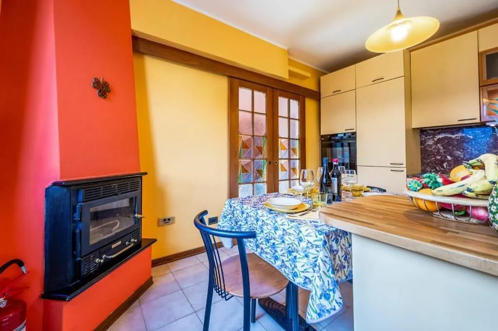 Villa Iris -Pet Friendly Stay - Garden - Private Parking- Bike Friendly Holiday House Colico