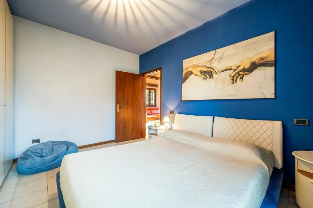 Villa Iris -Pet Friendly Stay - Garden - Private Parking- Bike Friendly Holiday House Colico 0*,