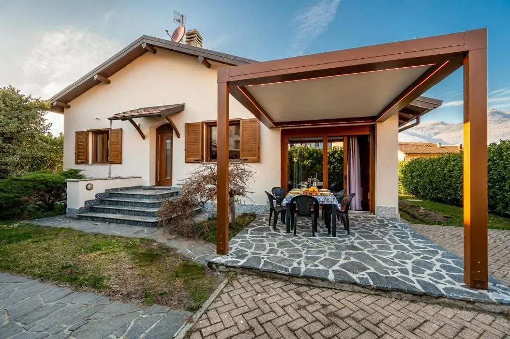 Villa Iris -Pet Friendly Stay - Garden - Private Parking- Bike Friendly Holiday House Colico