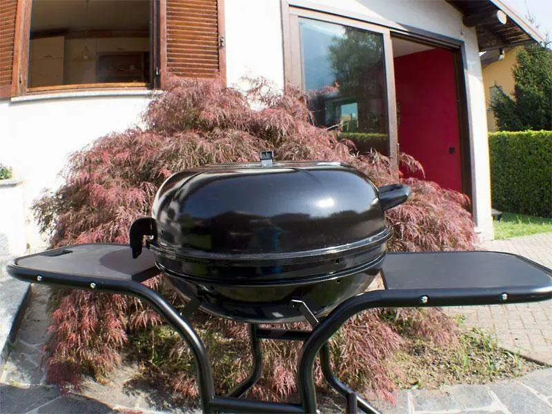 Villa Iris -Pet Friendly Stay - Garden - Private Parking- Bike Friendly Holiday House Colico 0*,